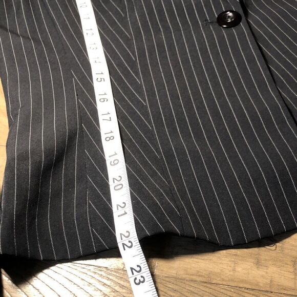 Shape FX’s Peplum Pinstripes Darted Crop Blazer Timeless Wide Lapel. Fully Lined - Picture 10 of 17